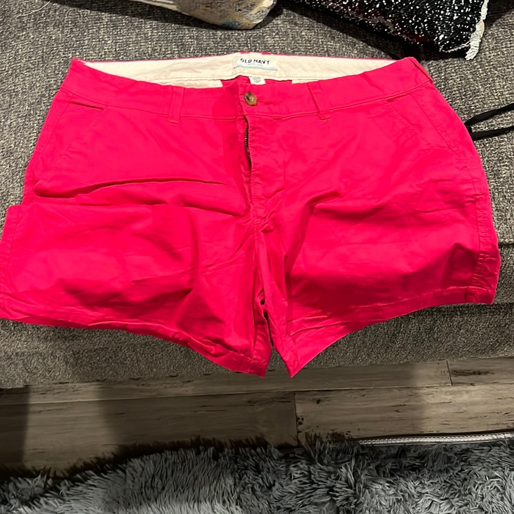 Old Navy hot pink short